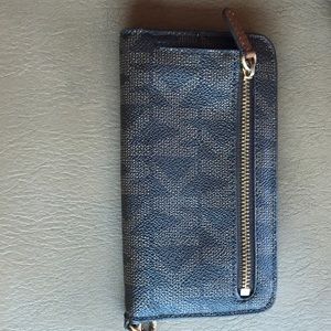 Michael kors wallet